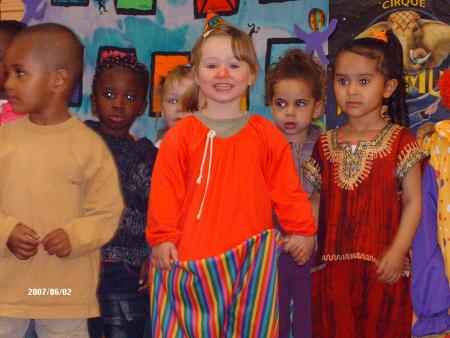 Fete de l ecole vive le clown (Romane)